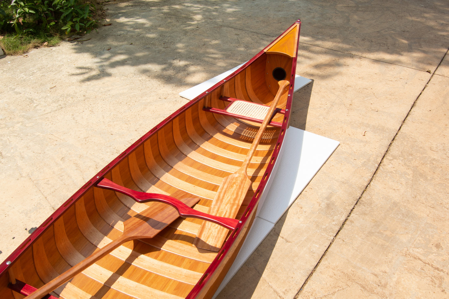Wooden Canoe with Ribs 16 Mahogany