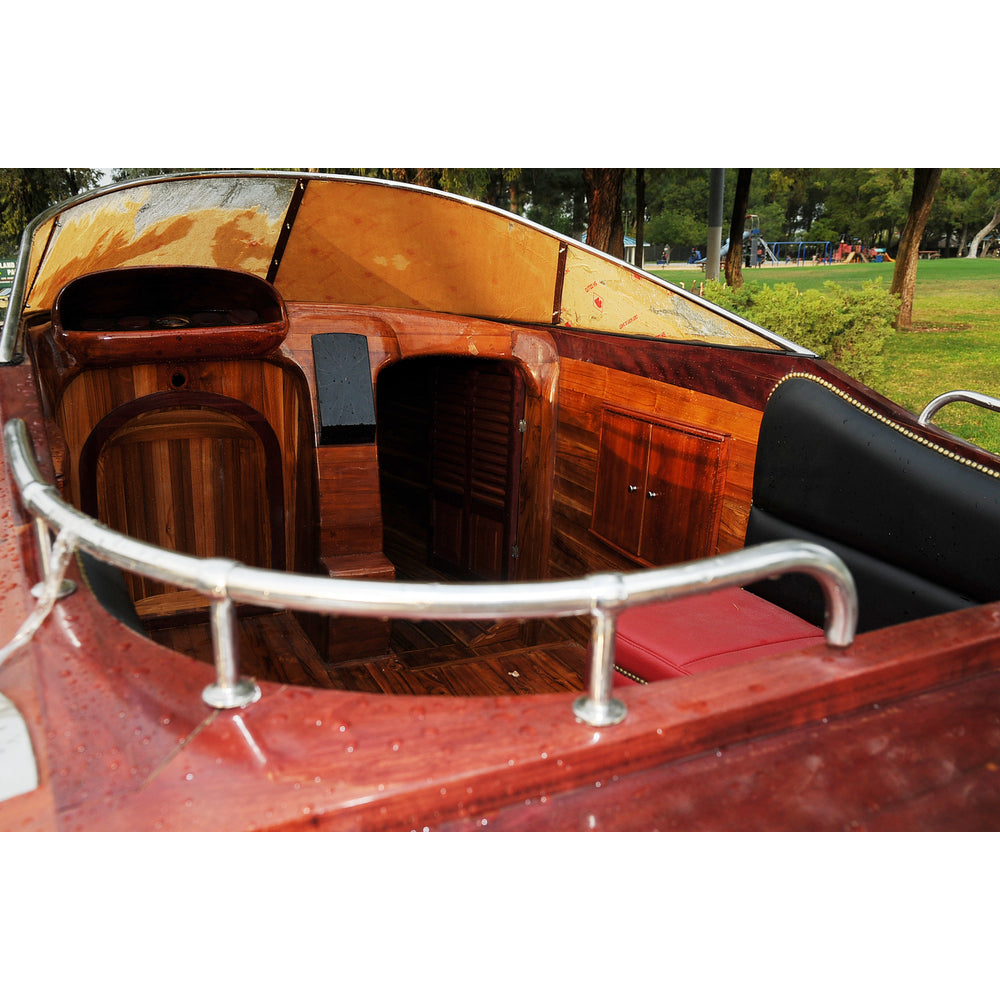 Speedboat V6 inspired by Rivarama Runabout